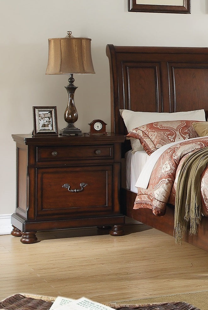 Nissa Traditional Nightstand - Cherry