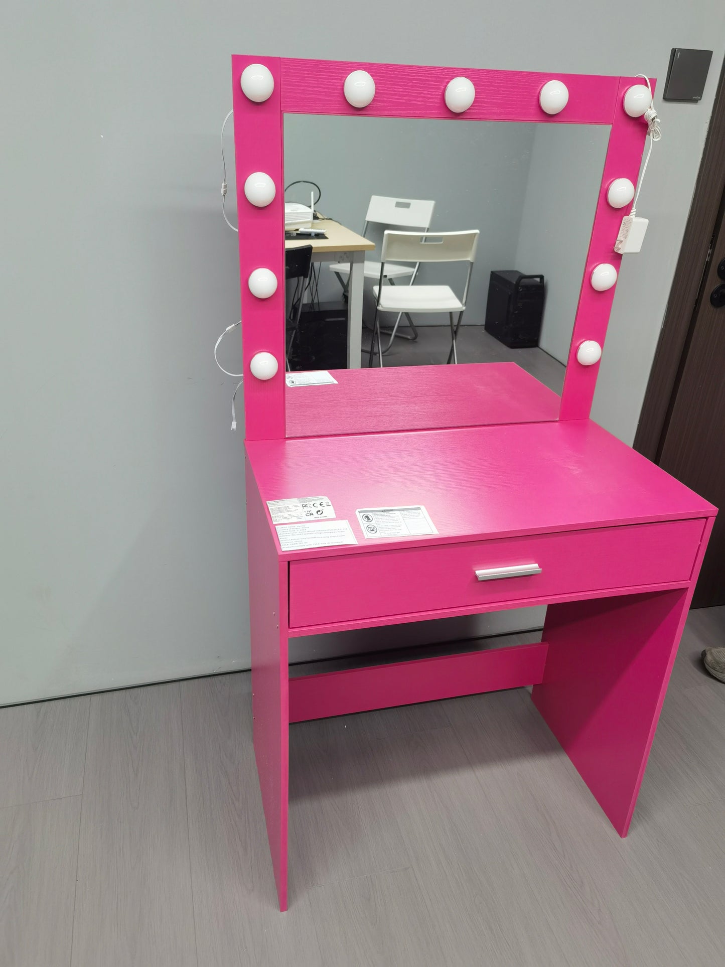 Auro Vanity Desk with Mirror & Light - Pink