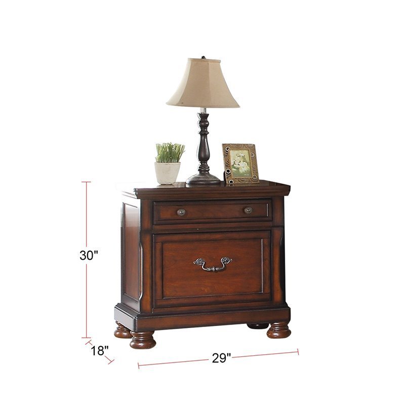 Nissa Traditional Nightstand - Cherry