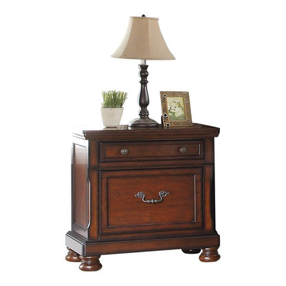 Nissa Traditional Nightstand - Cherry