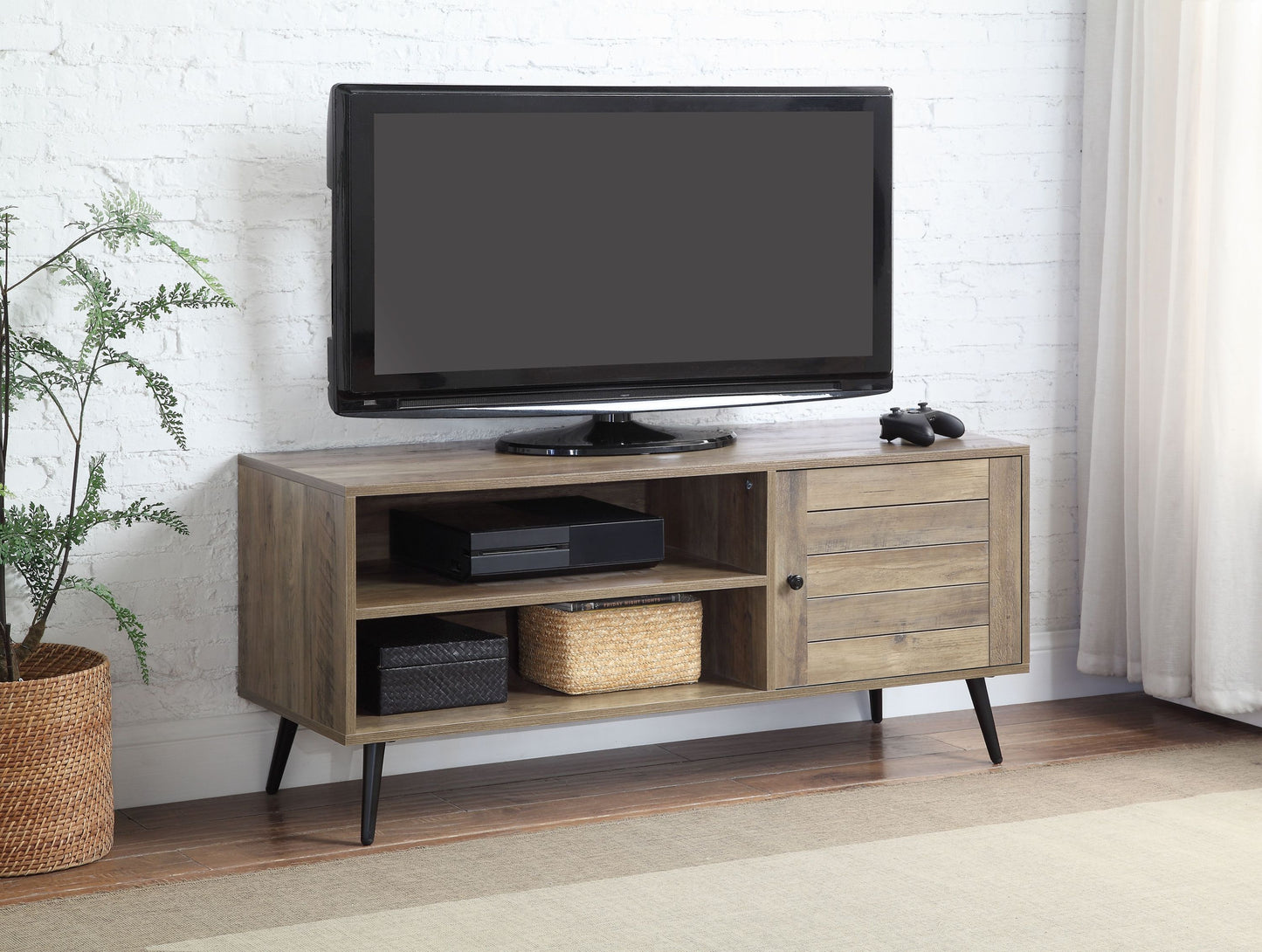 Baina II TV Stand - Oak